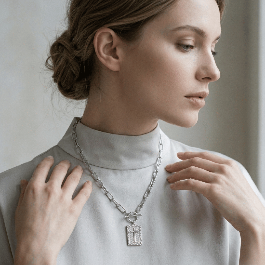 The Eternal Pendant Necklace